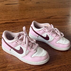 Nike Kids Sneakers in Pink and White with Maroon Details